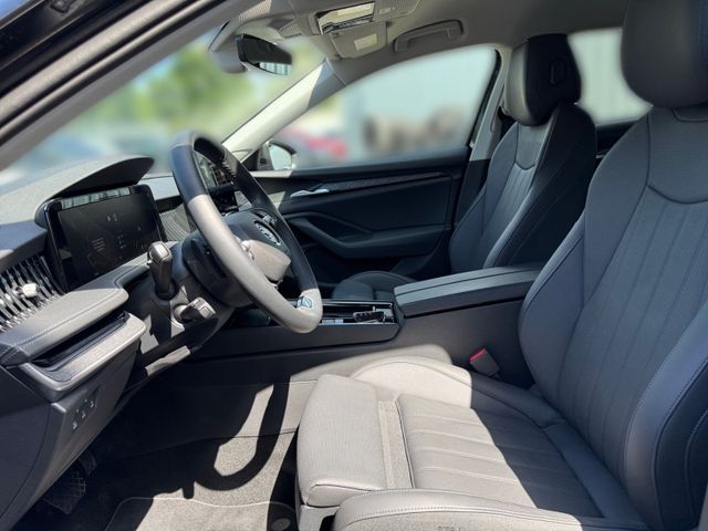 Superb 2.0 TDI Selection 4x4 +AHK+NAVI+CARPLAY+