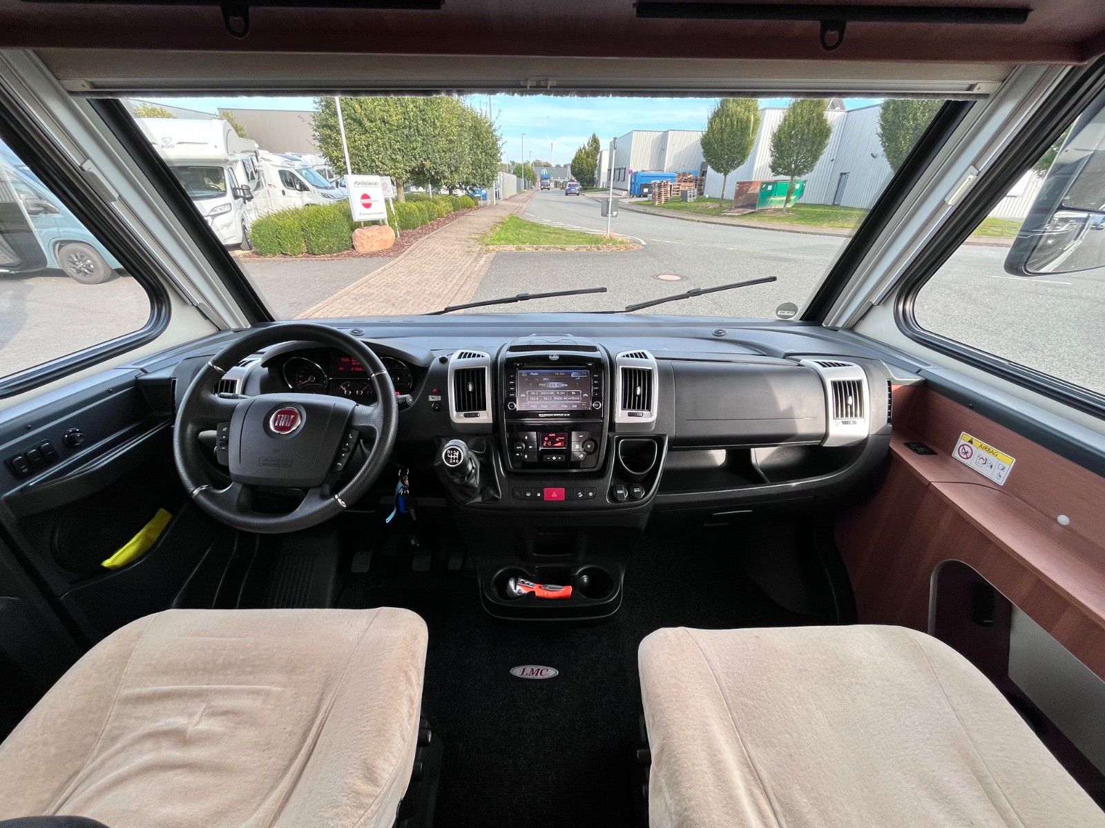 Fahrzeugabbildung LMC Explorer Comfort I 615 - Neuzustand -