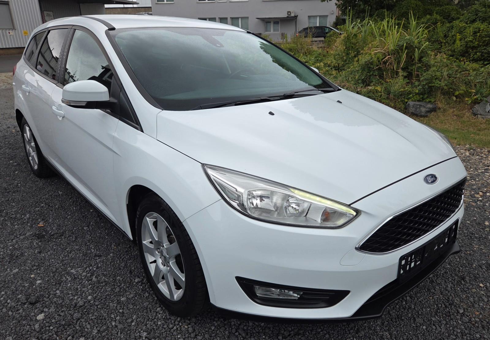 Ford Focus 2015 — rear view