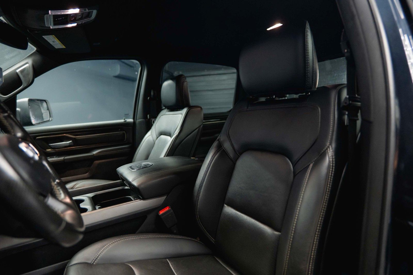 Fahrzeugabbildung Dodge RAM 5.7 V8 HEMI 4x4 OFFROAD Night Limited 19%