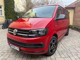 Volkswagen T6 California - rote Volkswagen T6 California