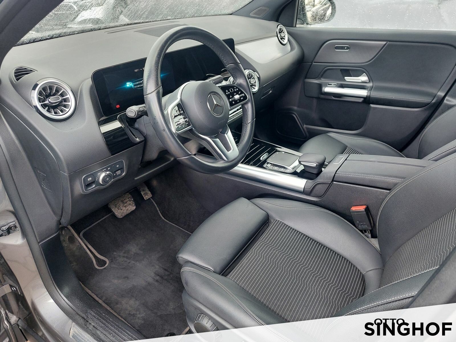 Fahrzeugabbildung Mercedes-Benz GLA 180 Progressive AHK+LED+Rü Kam+MBUX+Ambiente