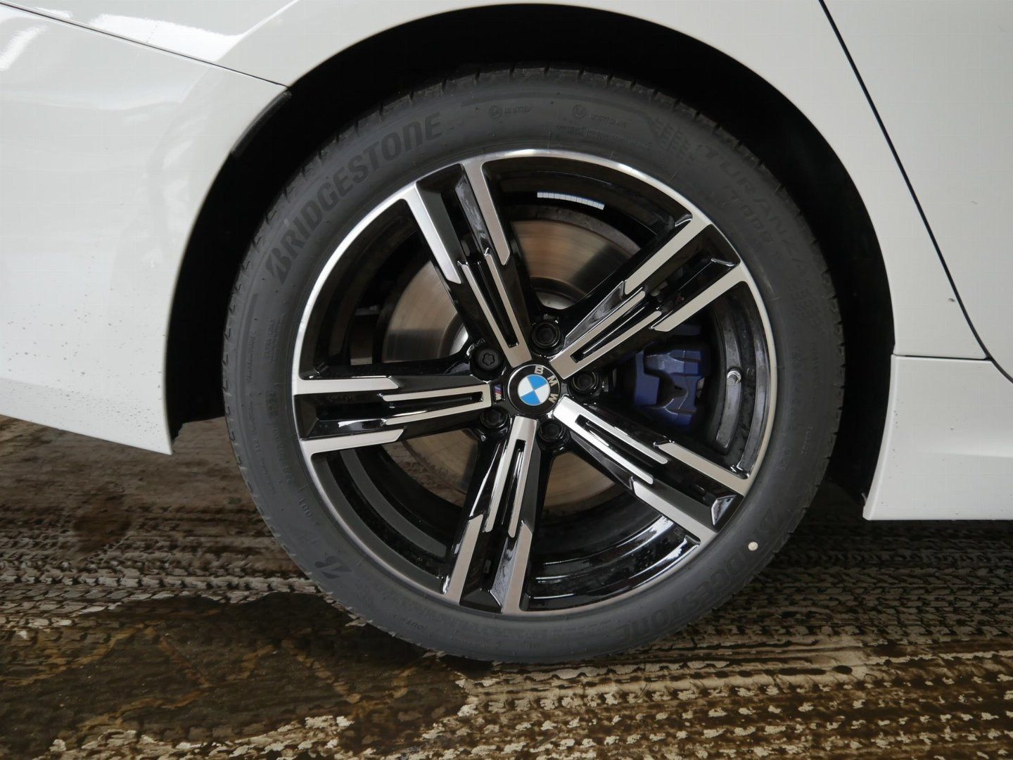 Fahrzeugabbildung BMW 330d xDrive Touring M Sportpaket