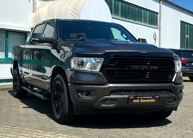 RAM 1500 5.7l V8 Crew, Navi-App, Carplay,Kamera