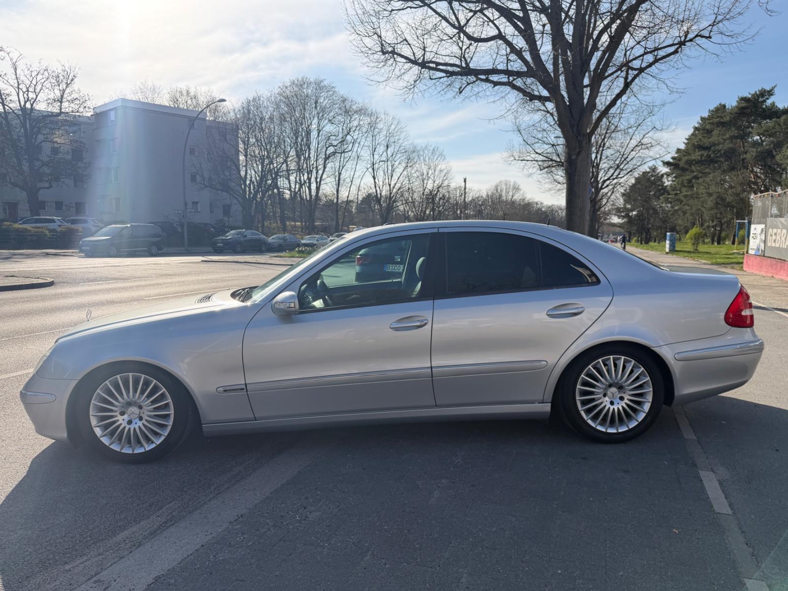 Mercedes-Benz E 220 CDI Limousine Automatik "Elegance"TÜV NEU