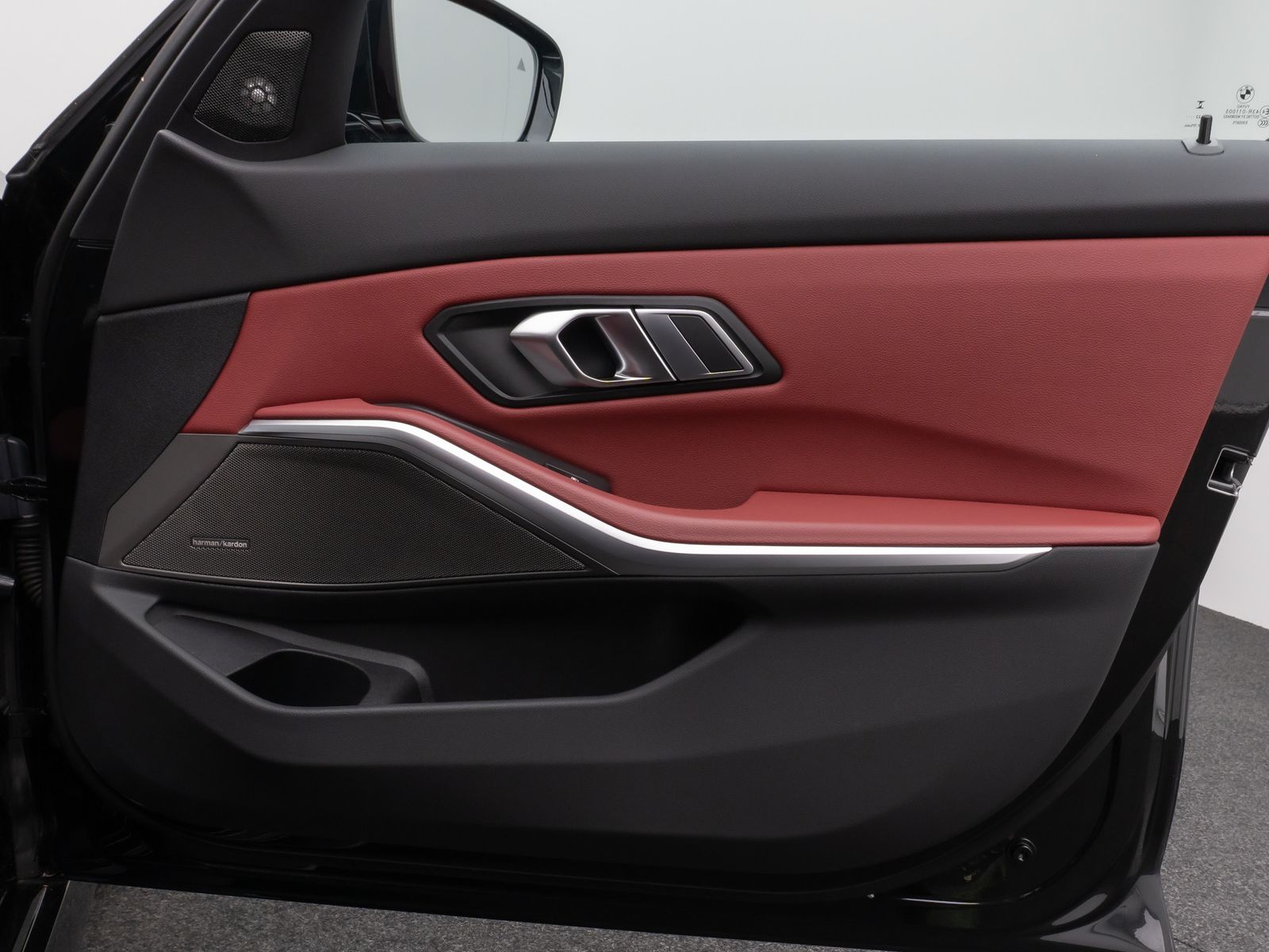 Fahrzeugabbildung BMW 330i M Sport Panorama Kamera DAB H/K DrivAssist