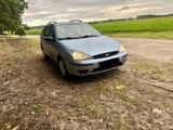 Ford Focus 1,6 TÜV Neu Klimaanlage - Ford Focus aus 2004: Kombi