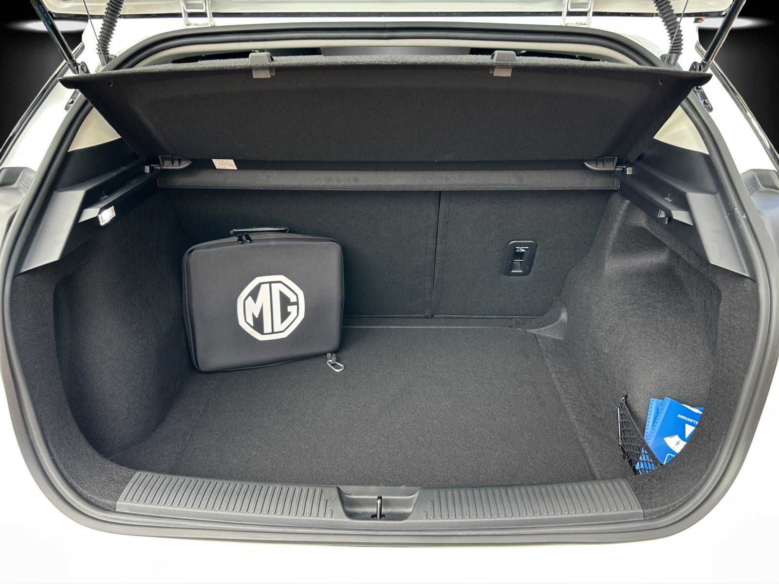 Fahrzeugabbildung MG MG4 Electric STANDARD