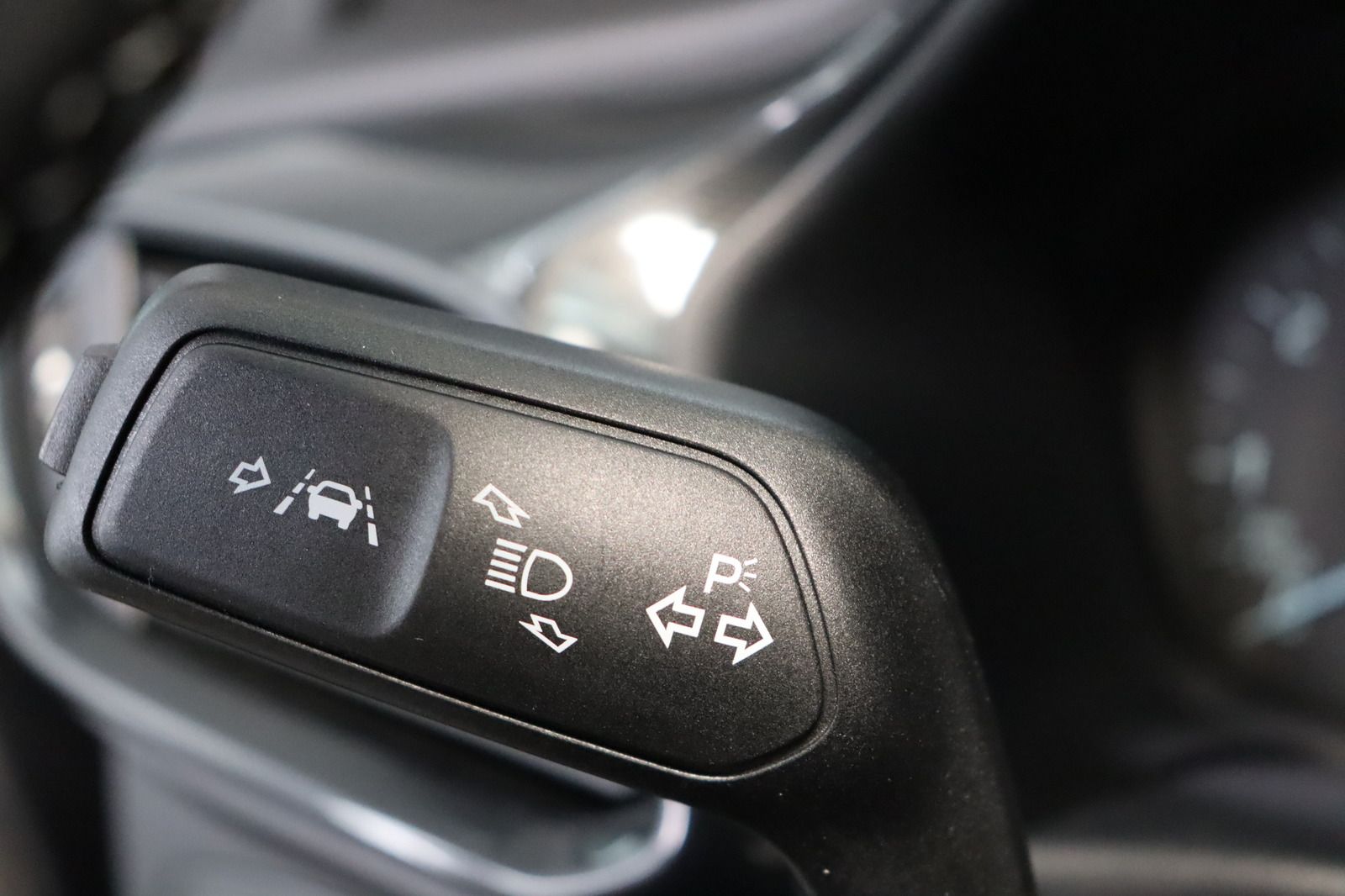 Fahrzeugabbildung Ford Puma 1.0 Eco Boost DCT Titanium