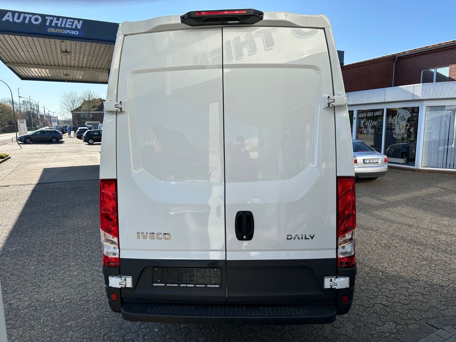 Fahrzeugabbildung Iveco Daily 35S16V 4100 L H2 2.3L Kamera/Temp/Carplay