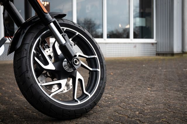 Fahrzeugabbildung Harley-Davidson FLSB SPORT GLIDE 107 ci  MY23 - Verfügbar
