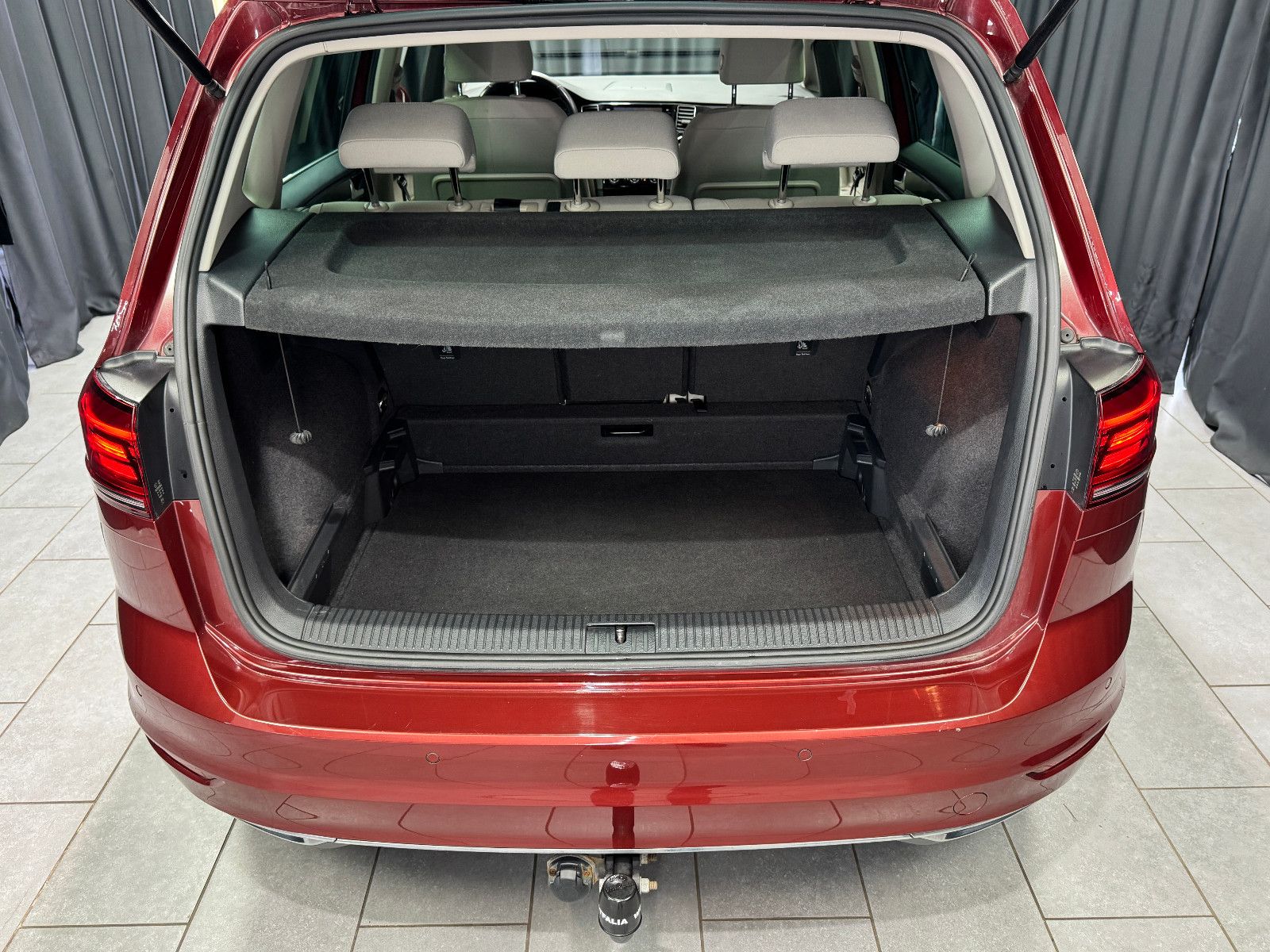 Fahrzeugabbildung Volkswagen Golf Sportsvan VII 1.5TSI  Highline|NAVI|KAMERA
