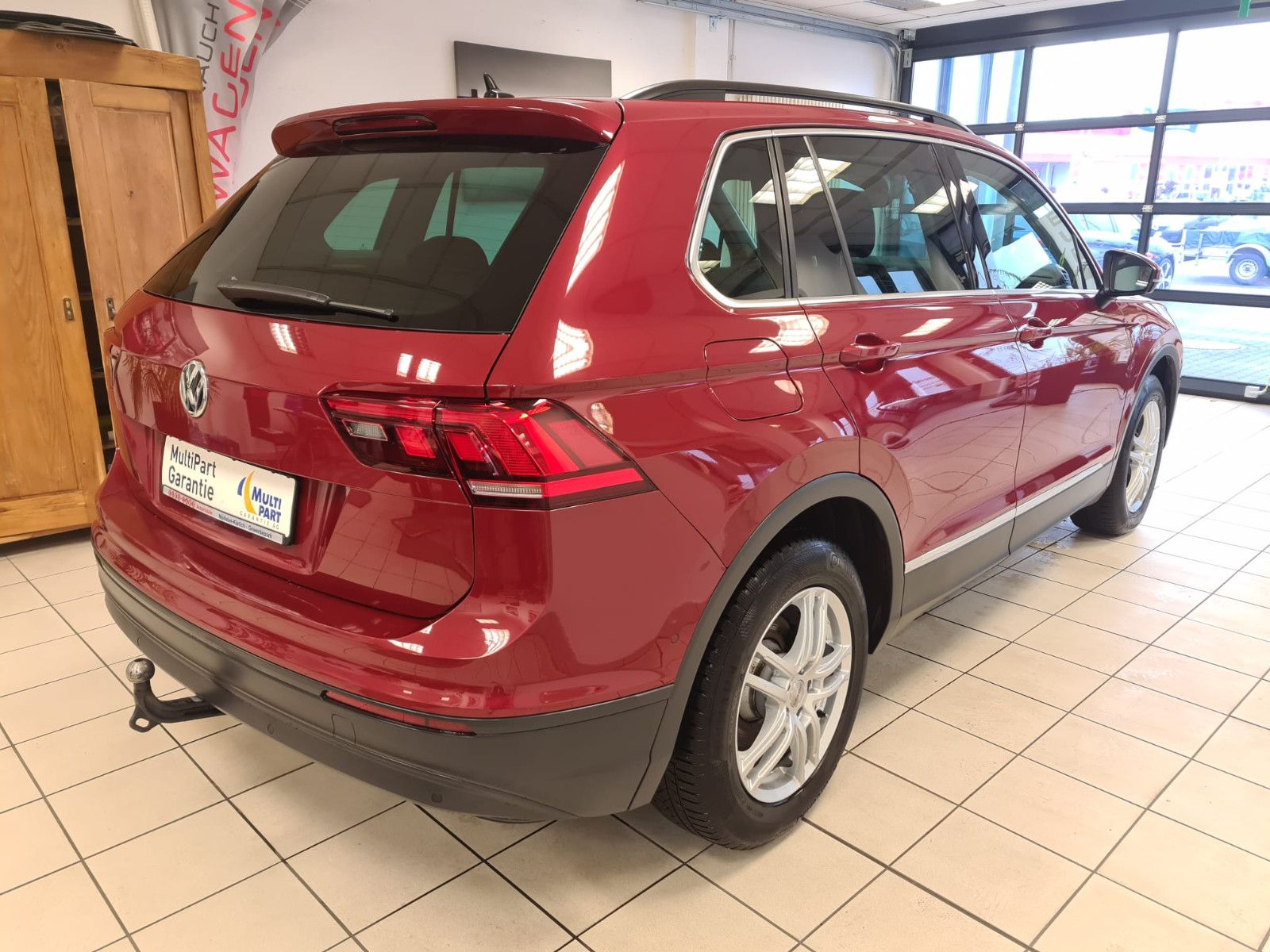 Fahrzeugabbildung Volkswagen Tiguan Comfortline / 1. Hand / AHK / GARANTIE