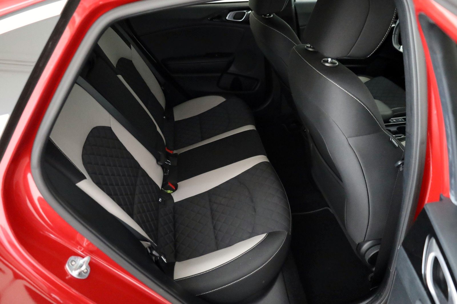 Fahrzeugabbildung Kia ProCeed GT-line,Navi,LED,SH,ACC,Keyless,Panorama