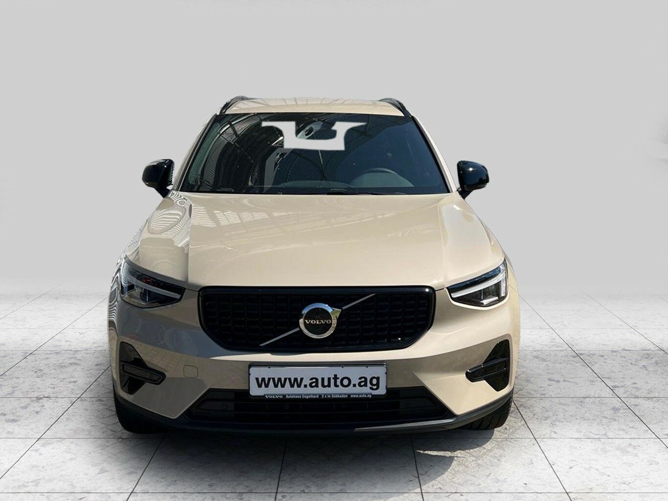 Volvo XC40 B3 Plus Dark imagem 2