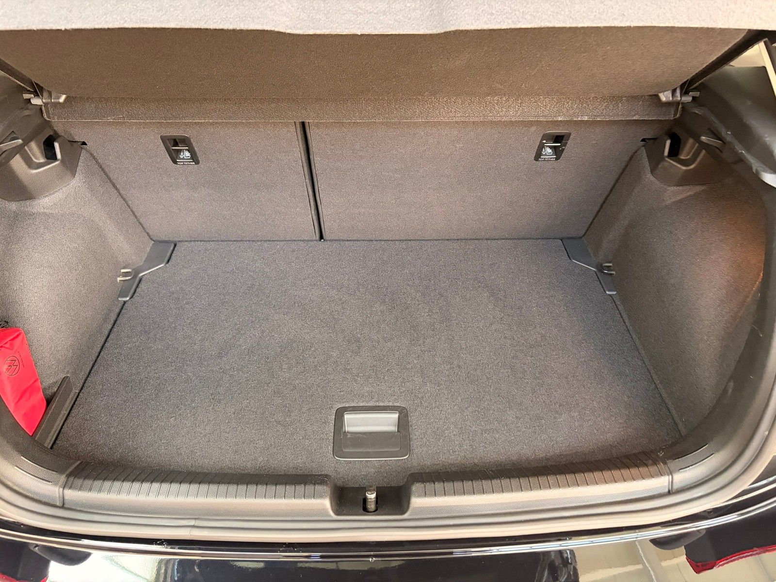 Fahrzeugabbildung Volkswagen Polo Life 1.0 TSI +Navi + IQ.Drive + Climatronic