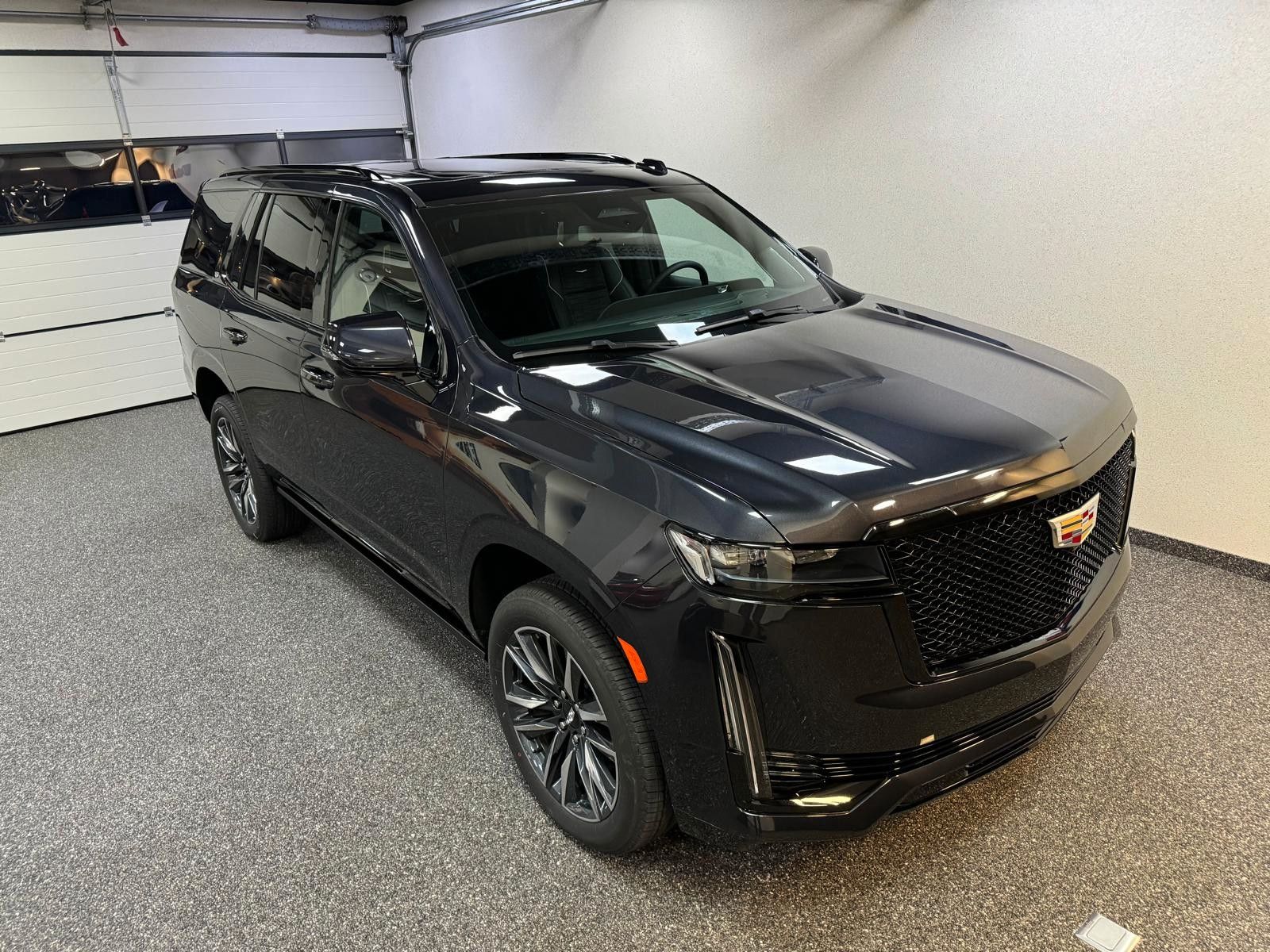 Fahrzeugabbildung Cadillac ESCALADE SPORT-PLATINUM 6.2 V8 -NIGHT VISiON 3 J