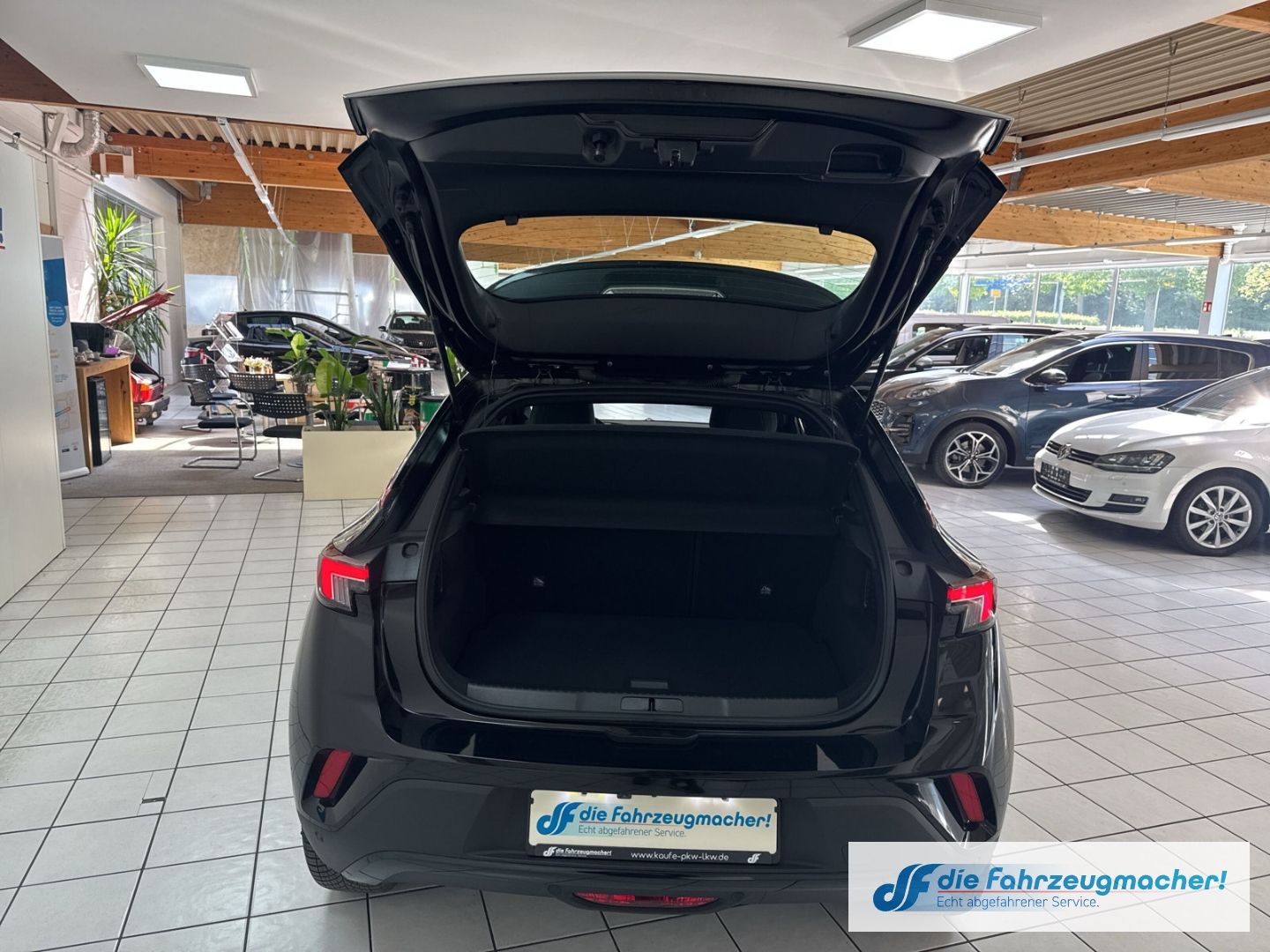 Fahrzeugabbildung Opel Mokka e GS Line Navi Digitales Cockpit LED Apple
