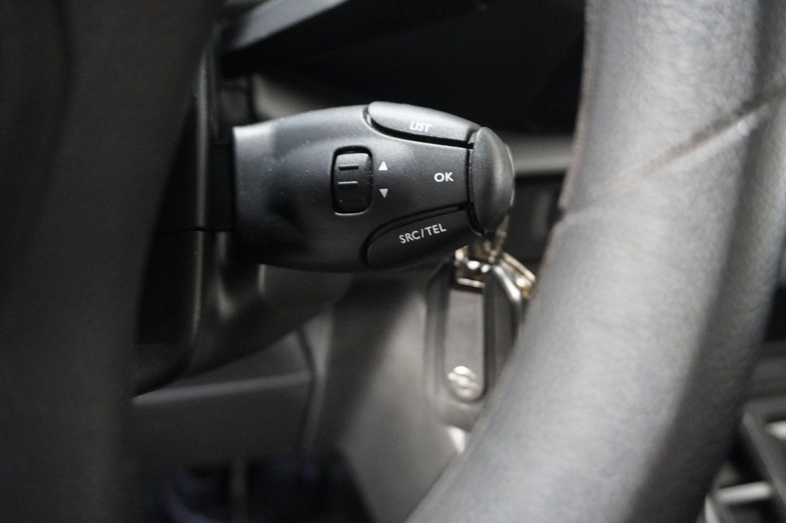 Fahrzeugabbildung Opel Vivaro-e Cargo Edition "M" KLIMA/PDC/TEMP./USB