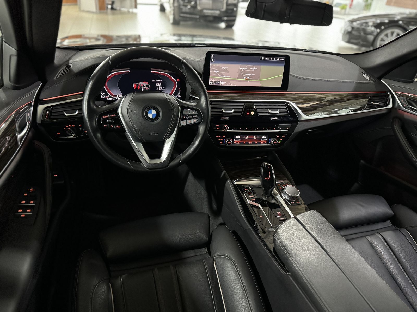 Fahrzeugabbildung BMW 520d LuxuryLine Kamera Laser HUD DAB Komfort