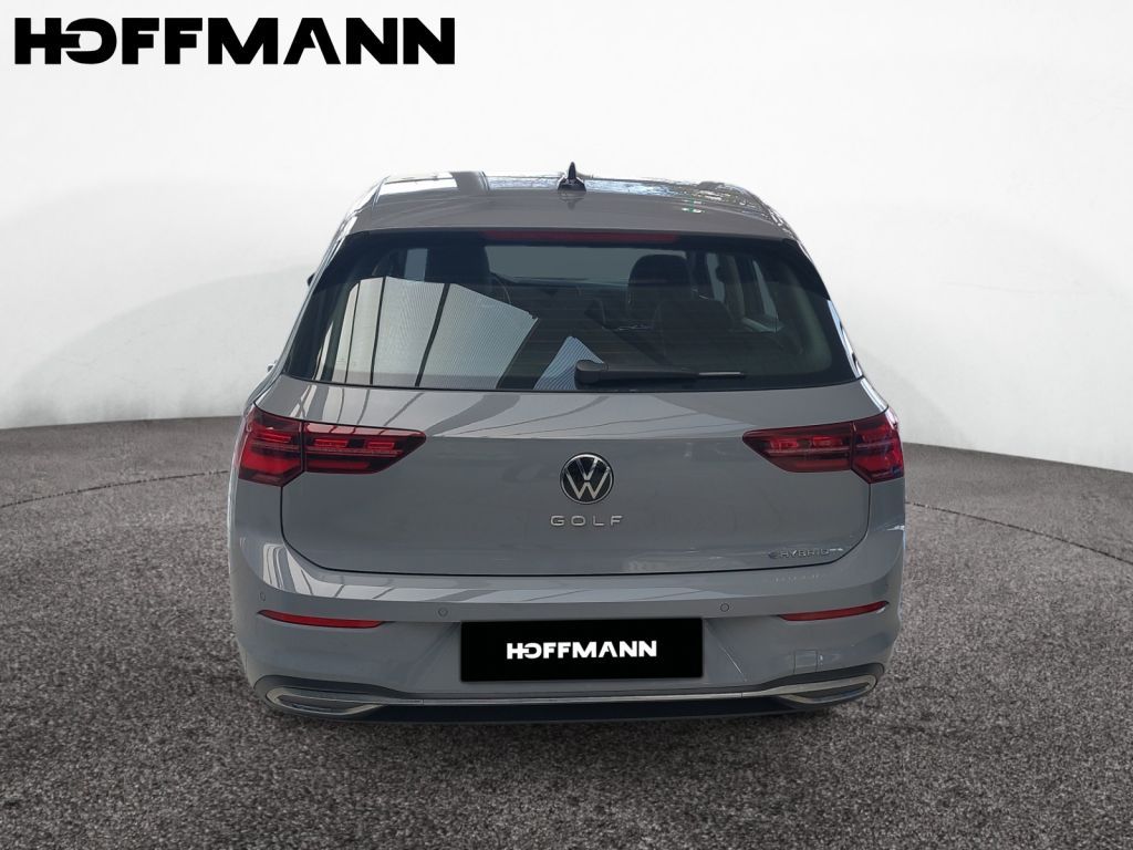 Fahrzeugabbildung Volkswagen Golf 1.4 eHybrid DSG Style LED-Matrix Anschlußga