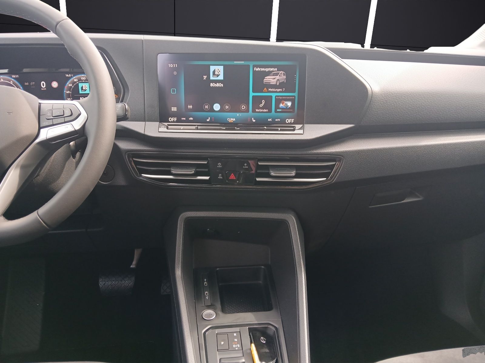 Fahrzeugabbildung Volkswagen Caddy TSI Life DSG CarPlay AID ACC RFK SH LM