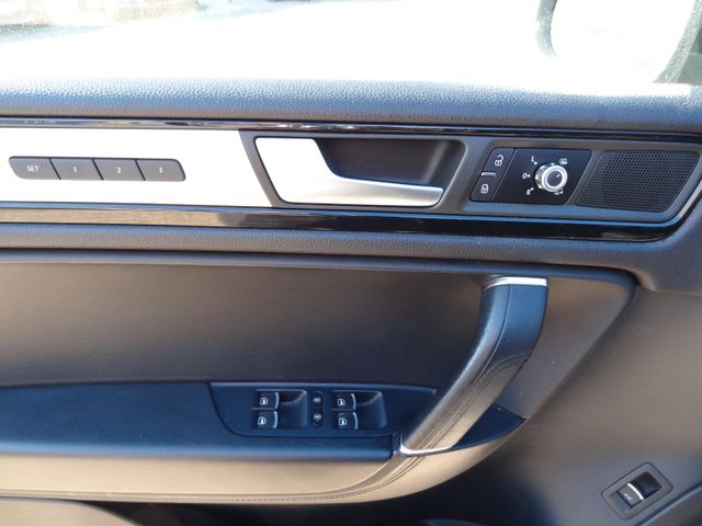 Fahrzeugabbildung Volkswagen Touareg V6 TDI/Xenon/Leder/Kam/Luft/2.Hd/AHK/Nav