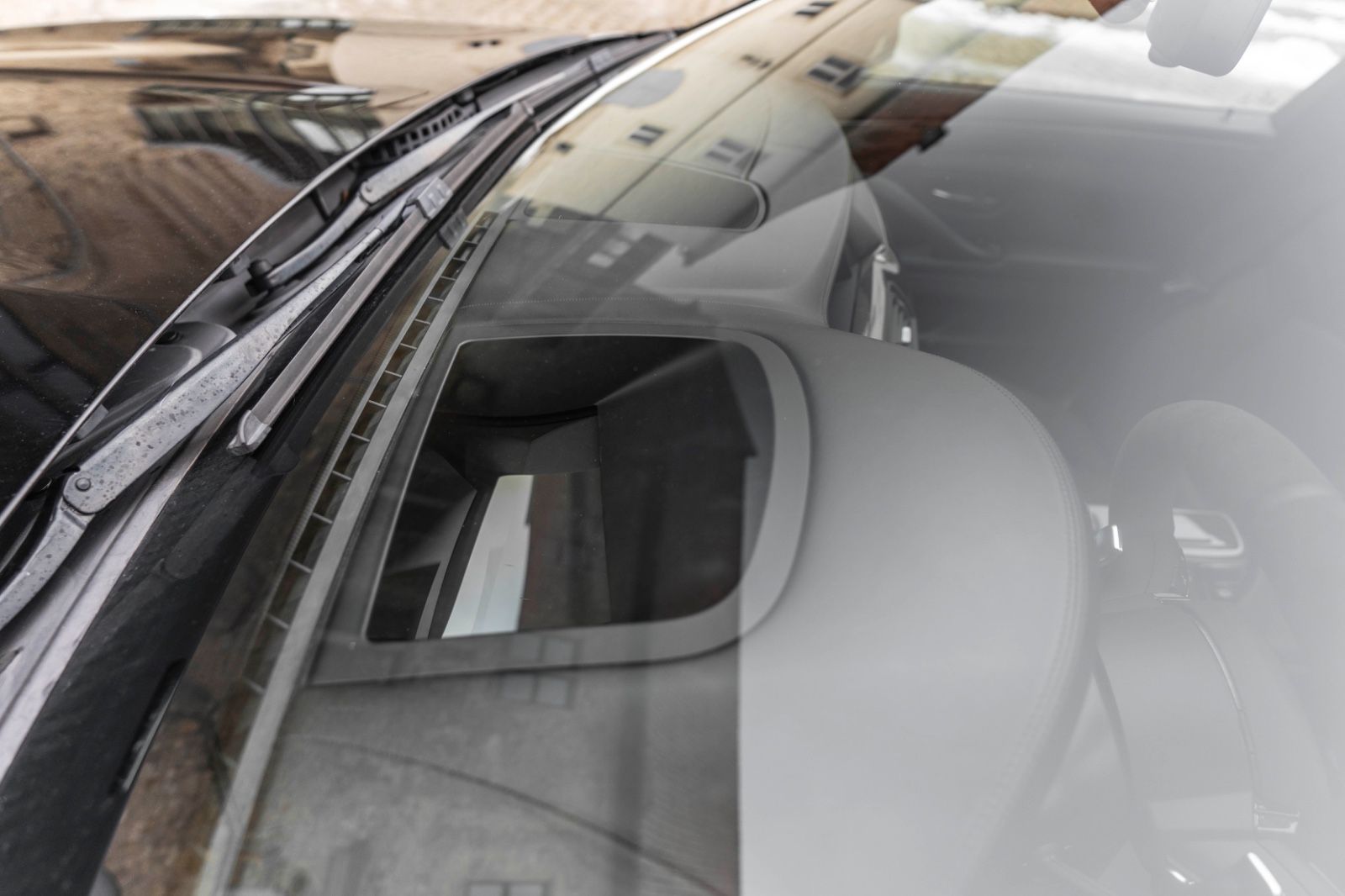 Fahrzeugabbildung BMW 550I Xdrive M-Performance HUD LED KAM NAV H&K