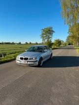 BMW E46 330i Limousine Handschalter, 172tk... - BMW 330 Limousine E46 330i mit Benzin-Antrieb
