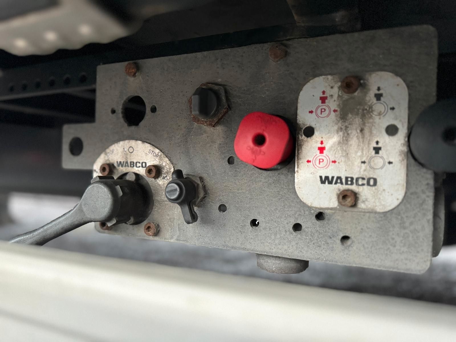 Fahrzeugabbildung Andere Wiese SA3-3CS-S Tieflader Plane Lenkachse Edscha