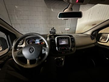 Renault Trafic - 11