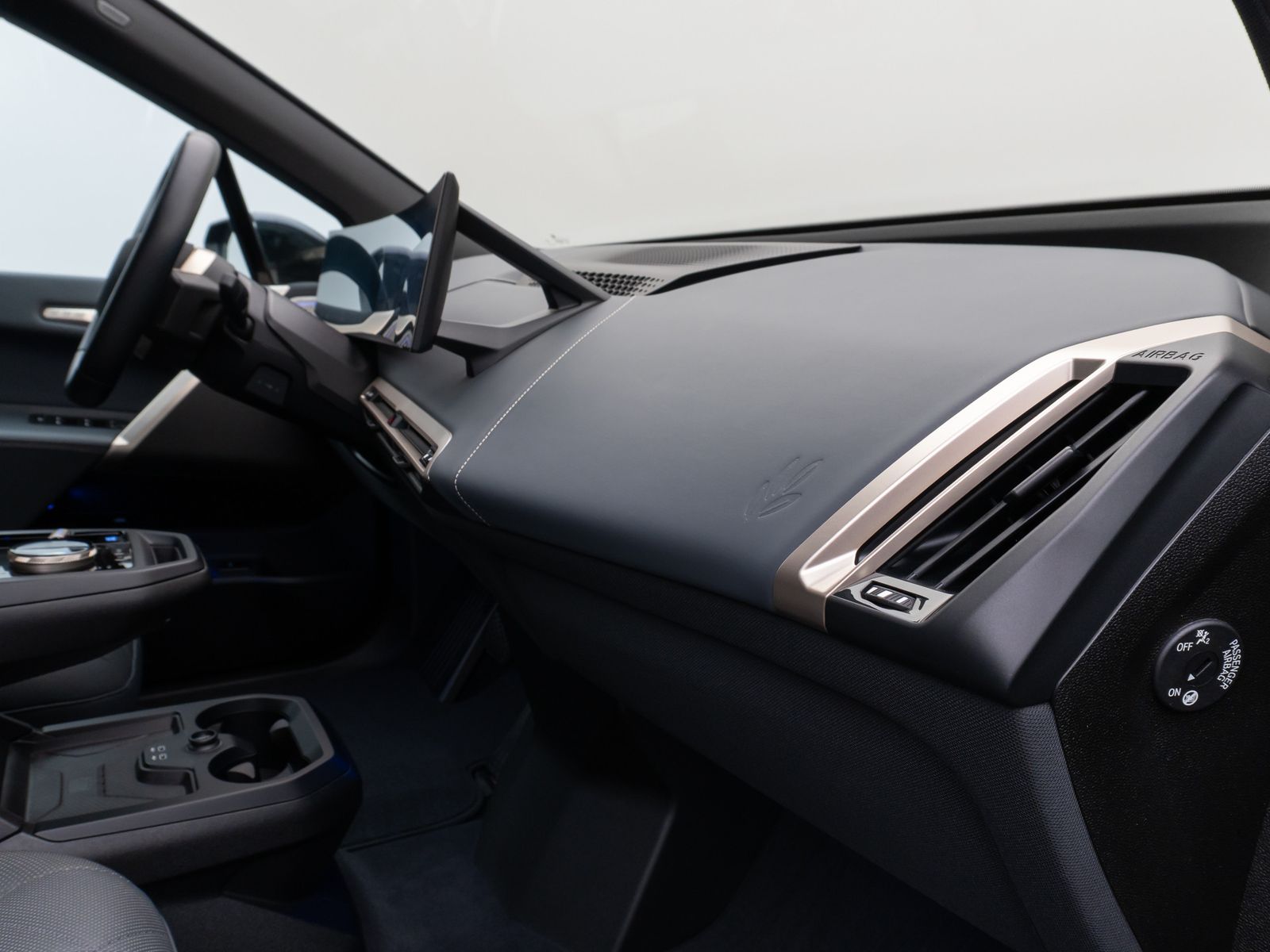 Fahrzeugabbildung BMW iX M60 360°Laser B&W DAB SoftCL ACC AHK 22Zoll