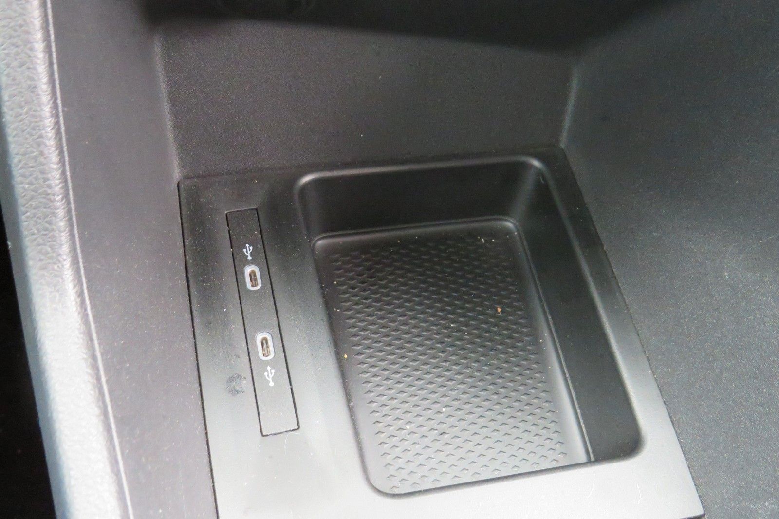 Fahrzeugabbildung Volkswagen Caddy Life DSG NAVI PDC SITZHEIZUNG 1.HD