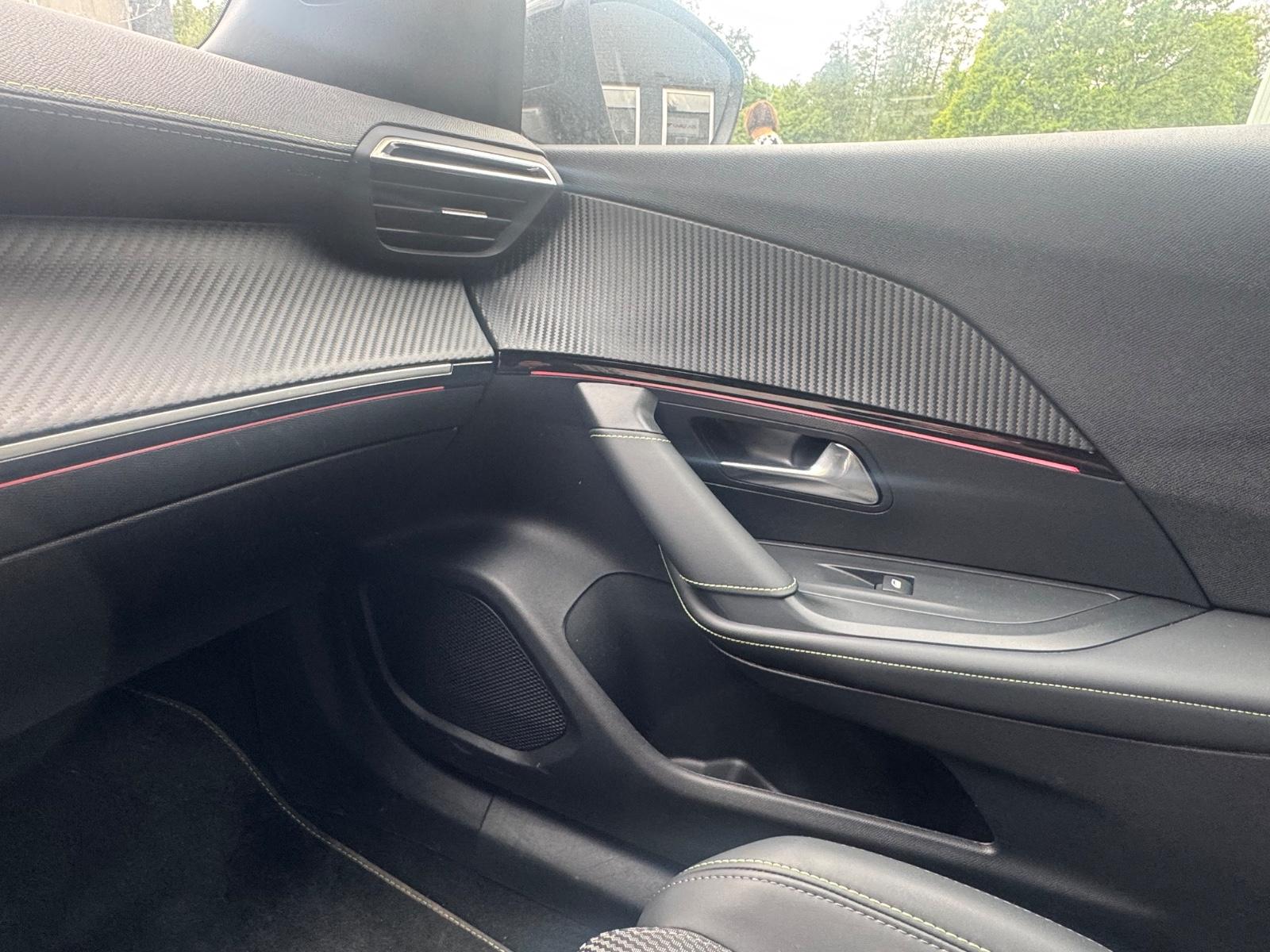 Peugeot 2008 Hybrid 136 GT/360°Kamera/App