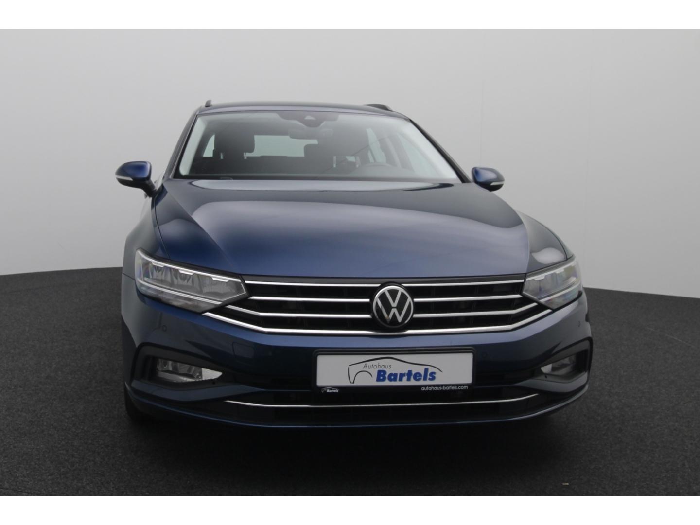 Volkswagen Passat 2.0 Variant Business 3-Zonen-Klima Kamera