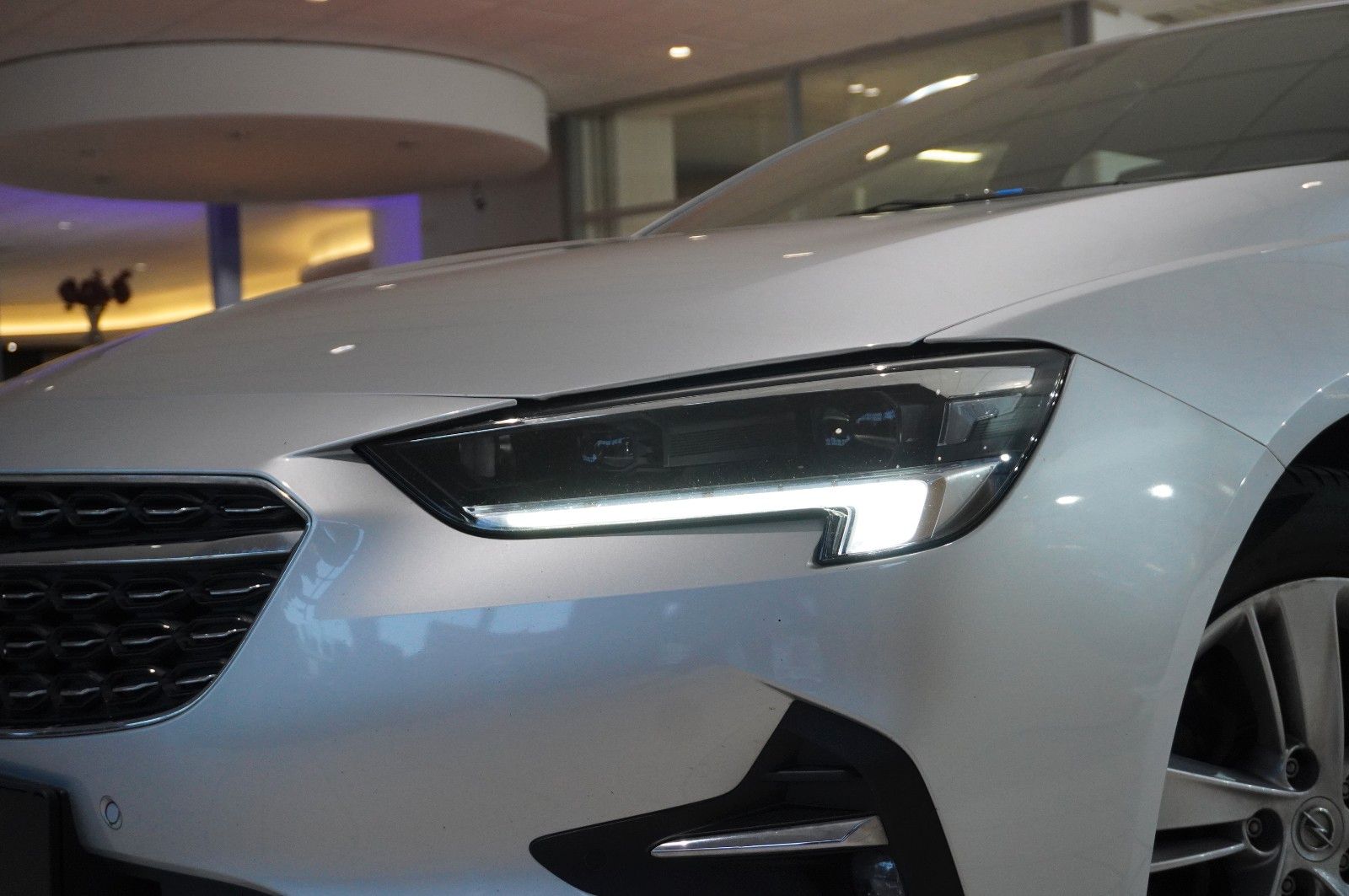 Fahrzeugabbildung Opel Insignia B ST 2.0D ELEGANCE NAVI/LED/KAMERA/HUD