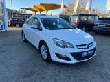 Opel Astra J Lim. 5-trg. Selection - Opel Astra: Selection