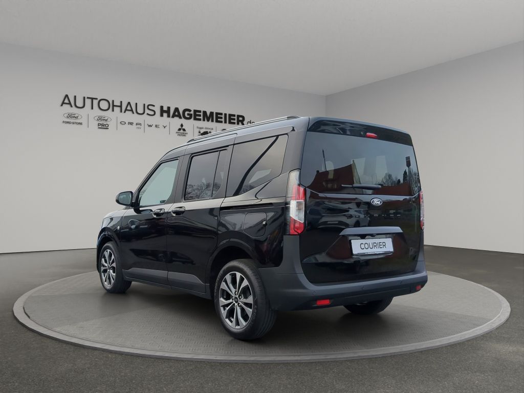 Fahrzeugabbildung Ford Tourneo Courier Titanium Automatik