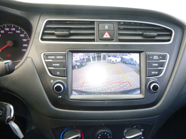 Fahrzeugabbildung Hyundai i20 YES! >49.000KM/Sitzheiz/Kamera/Einparkhilfe<
