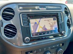 Fahrzeugabbildung Volkswagen Tiguan 2.0 TDI AAC SHZ AHK NAVI PDC GRA USB