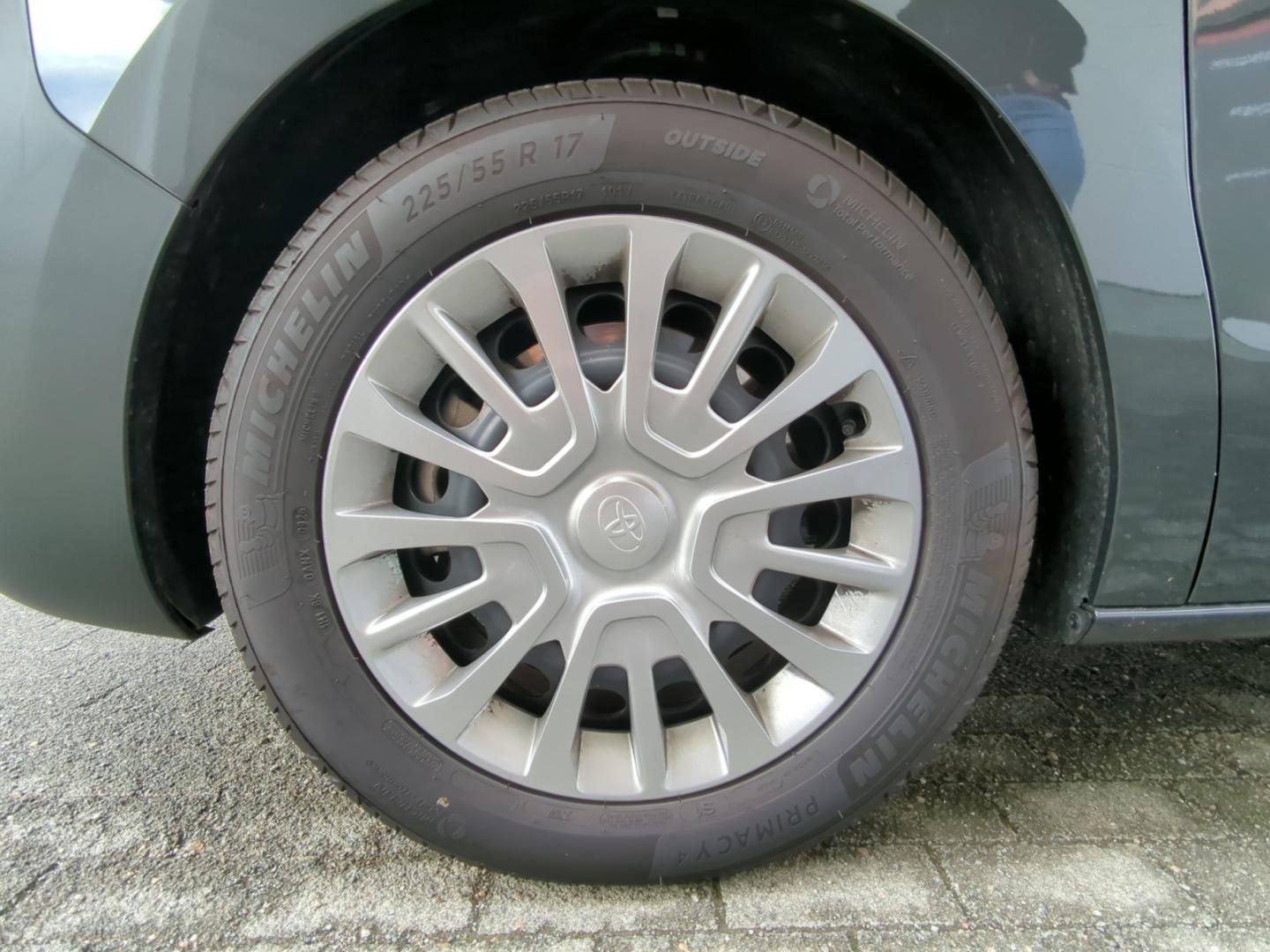Toyota Proace Verso L2 Active 2.2 Diesel 8-Stufen-Autom
