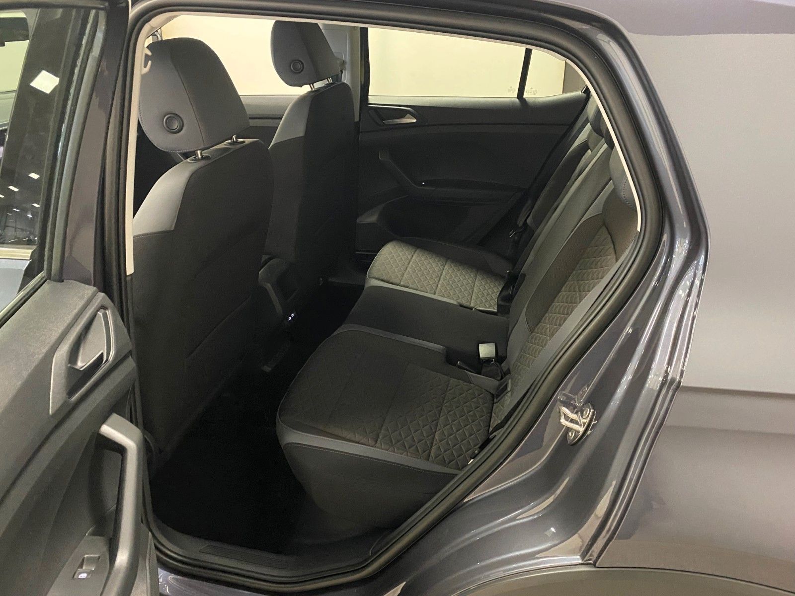 Fahrzeugabbildung Volkswagen T-CROSS 1.0 TSI OPF STYLE+KAMERA+ACC+SITZHEIZUNG