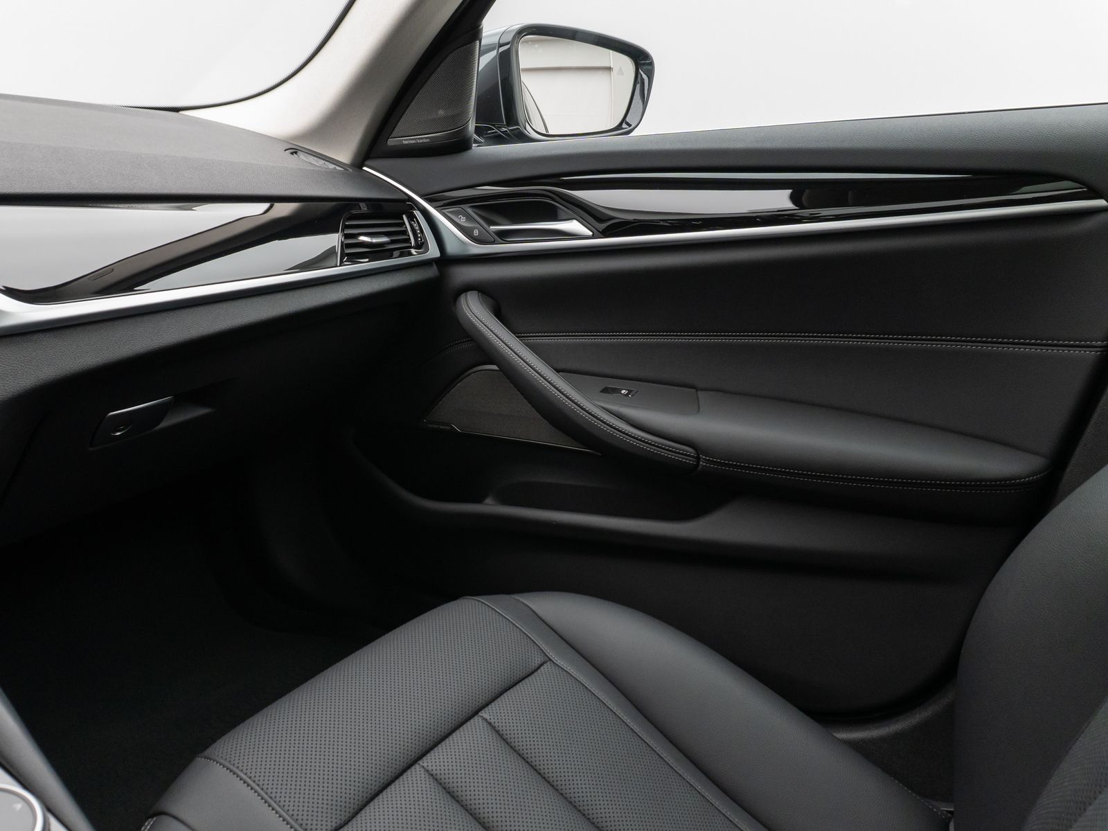 Fahrzeugabbildung BMW 530e xD Alarm DAB 360°Panorama H/K 4Klima Sport