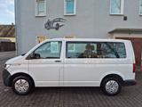 Volkswagen T6.1 Caravelle,KR,Standhzg,Navi,Klimaaut,Sitzhz - weiße Volkswagen T6 Caravelle