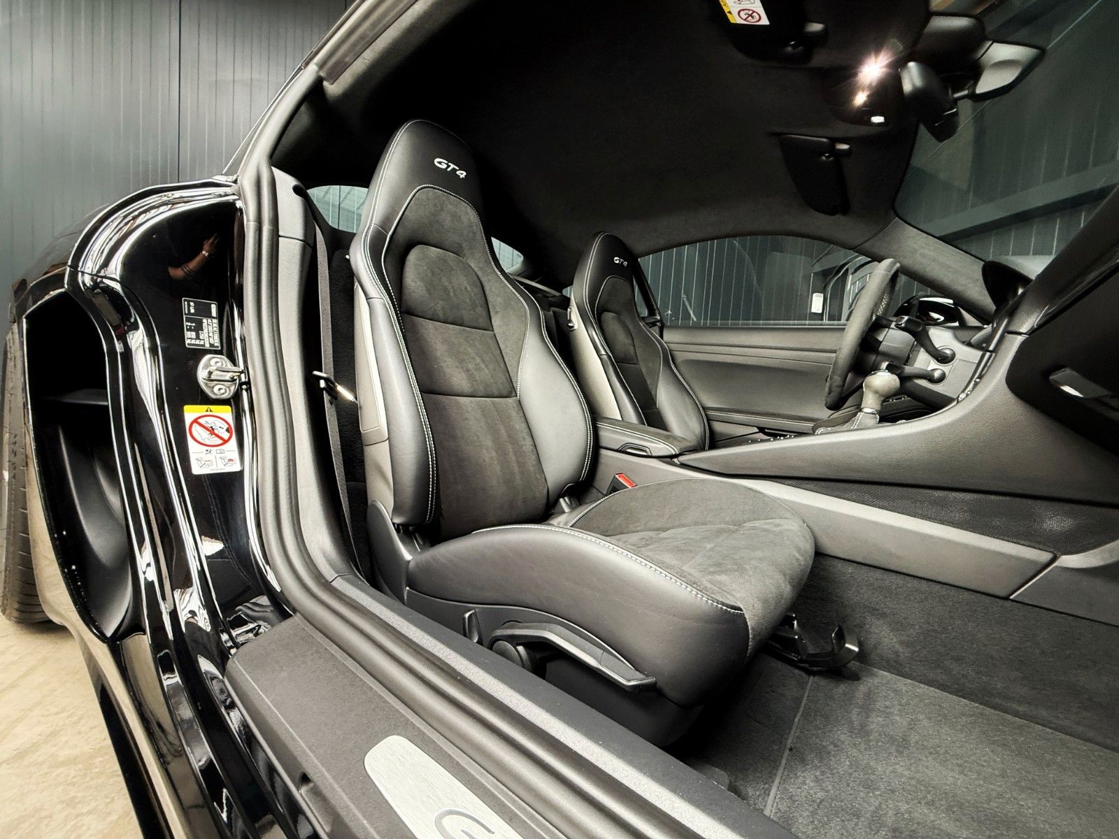Fahrzeugabbildung Porsche Cayman 718 GT4 + SportCrono + Approved + Sofort