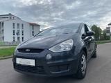 Ford S-Max Titanium*AUTOMATIK*AHK*PDC*XENON*SCHEIBENH - Ford S-Max aus 2007: Titanium