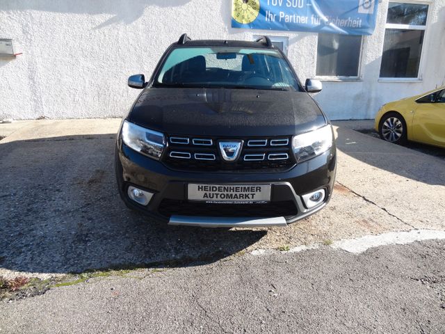 Fahrzeugabbildung Dacia Sandero II Stepway Celebration/1.Hd/Kamera