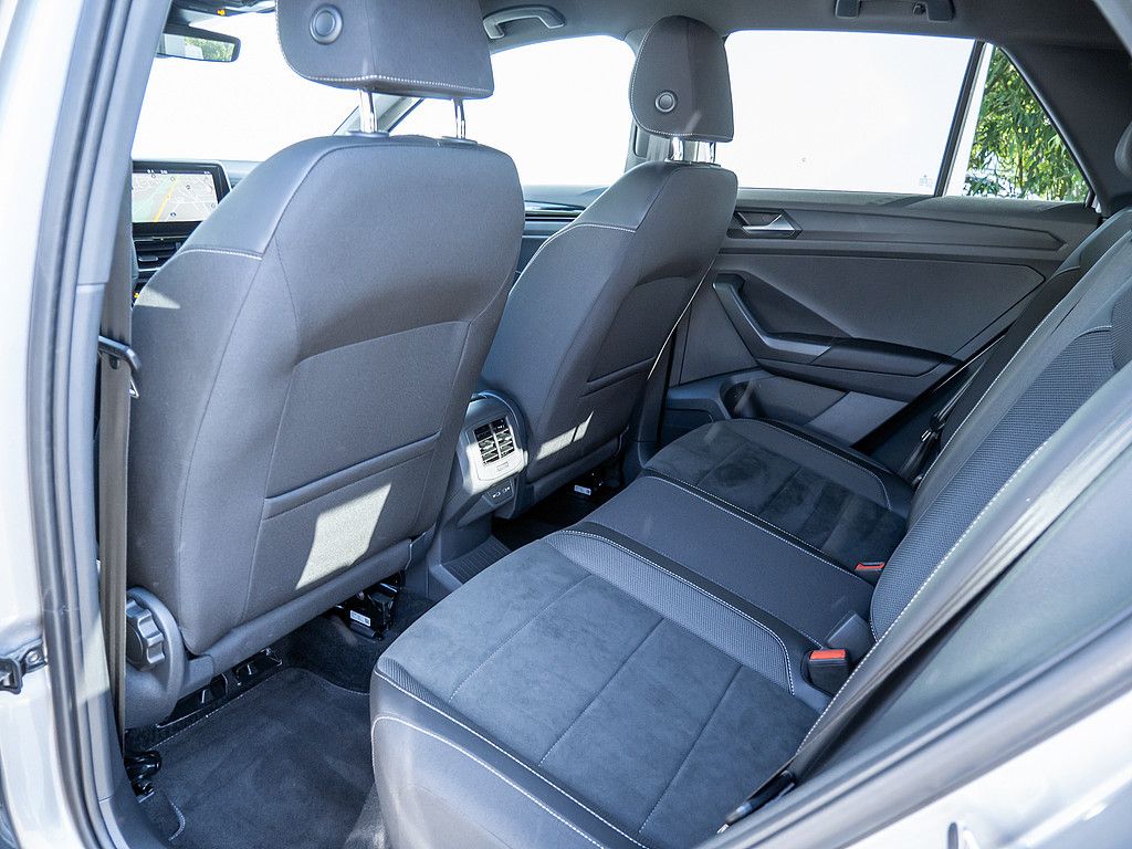 Volkswagen T-Roc 1.5TSI DSG R-Line LED NAVI ACC foto 4