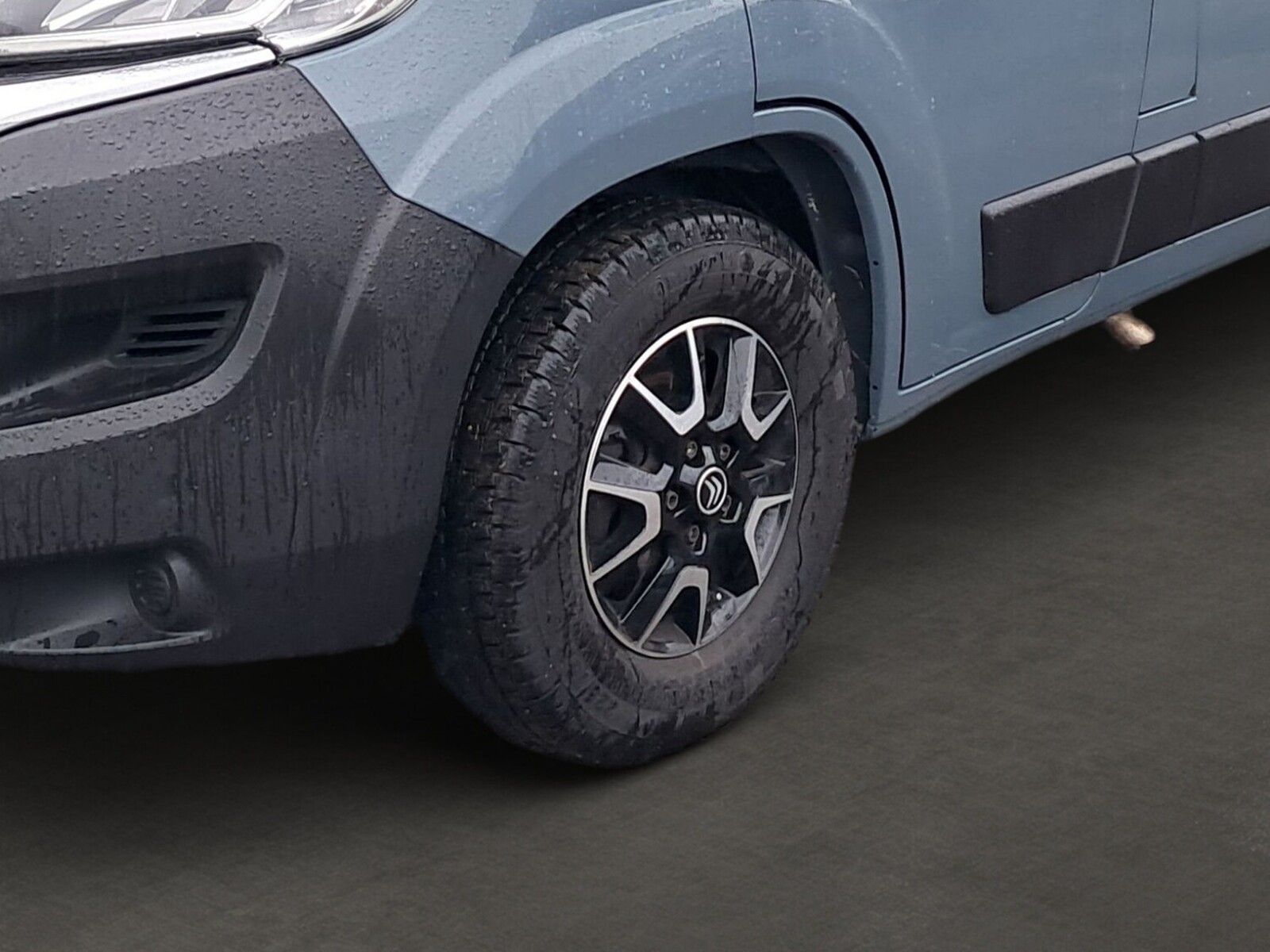 Fahrzeugabbildung Forster Livin Up V 599 HBL Markise,Radio,Allwetter,Solar