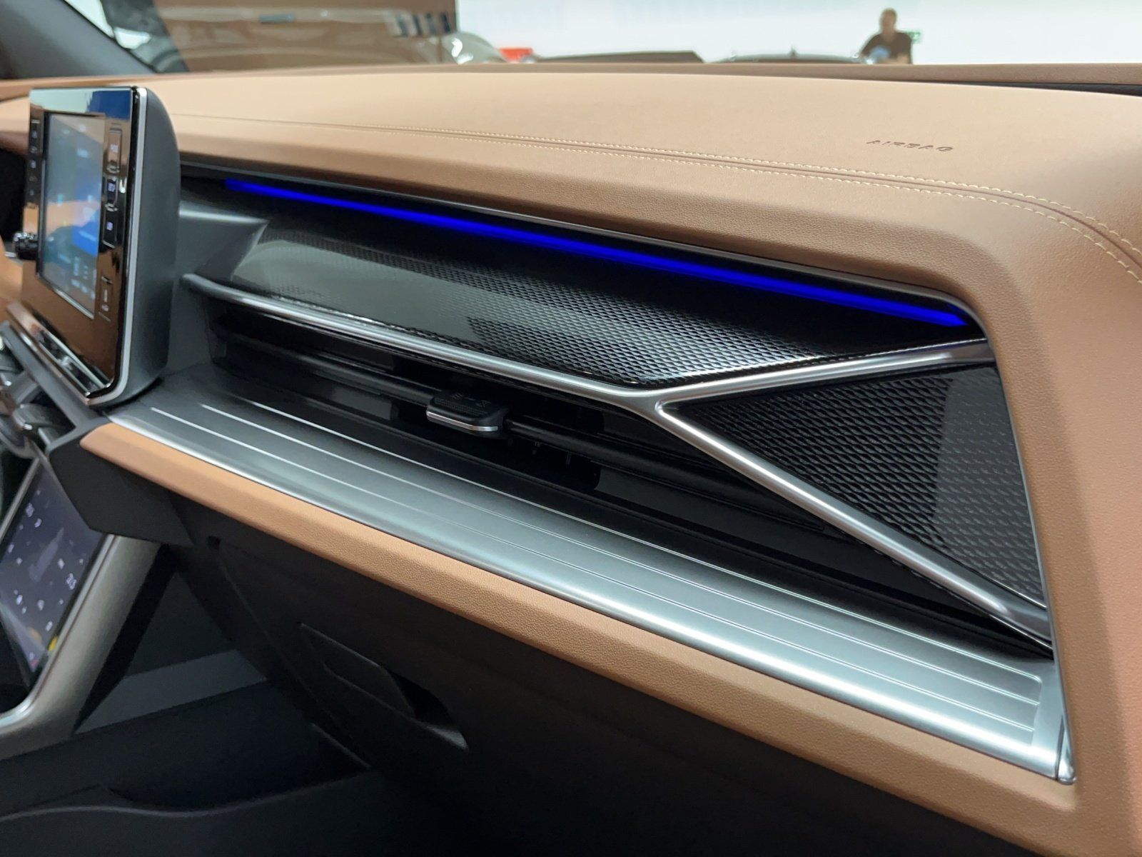 Fahrzeugabbildung Ssangyong Torres 1.5 T-GDI Aut. FOREST EDITION/CAM/LED/ACC